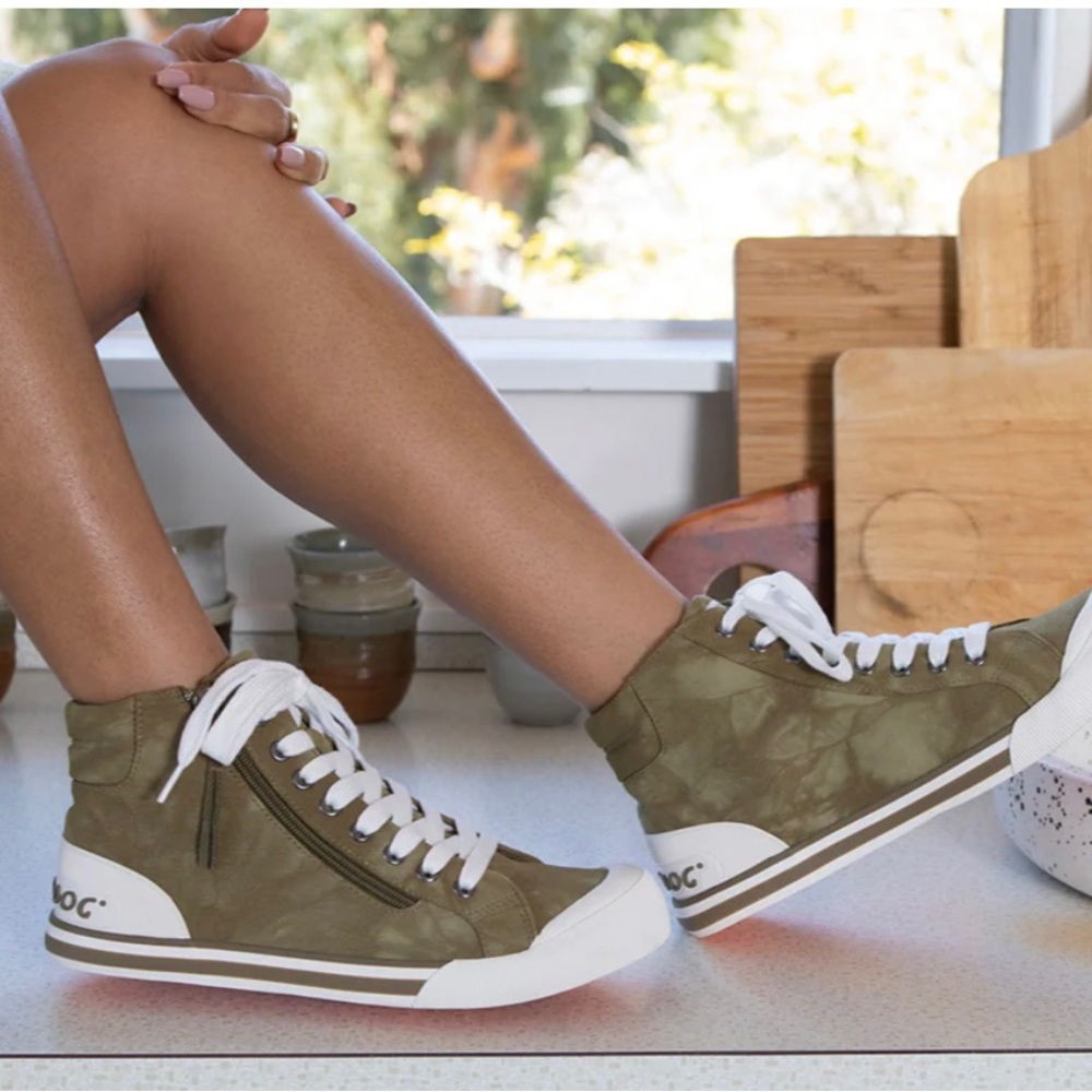Rocket Dog Jazzin High Top Ronan Tie Dye Sneaker